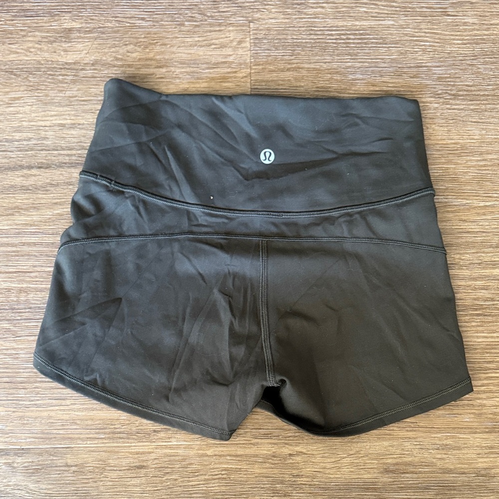 lululemon athletic shorts size 6
